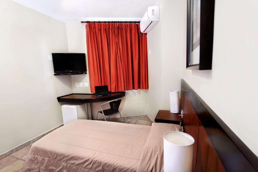 Hotel Dom Henrique Timóteo المظهر الخارجي الصورة