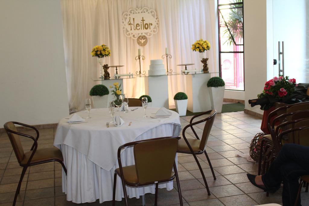 Hotel Dom Henrique Timóteo المظهر الخارجي الصورة