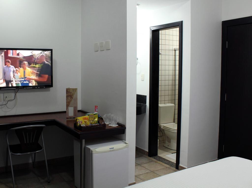 Hotel Dom Henrique Timóteo المظهر الخارجي الصورة
