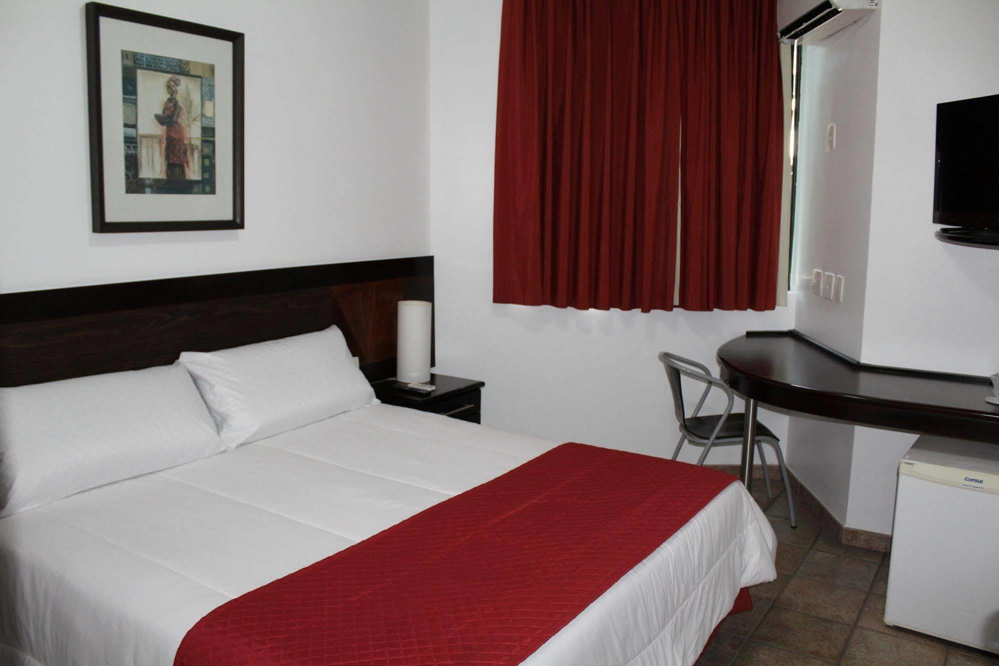 Hotel Dom Henrique Timóteo المظهر الخارجي الصورة